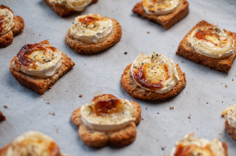 Régalez-vous avec notre toast au fromage de chèvre avec du miel