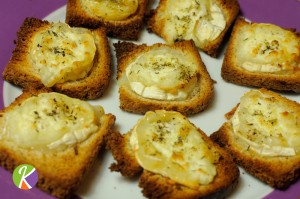 Recette Toast au fromage de chèvre, herbes de Provence, miel, huile d'olive
