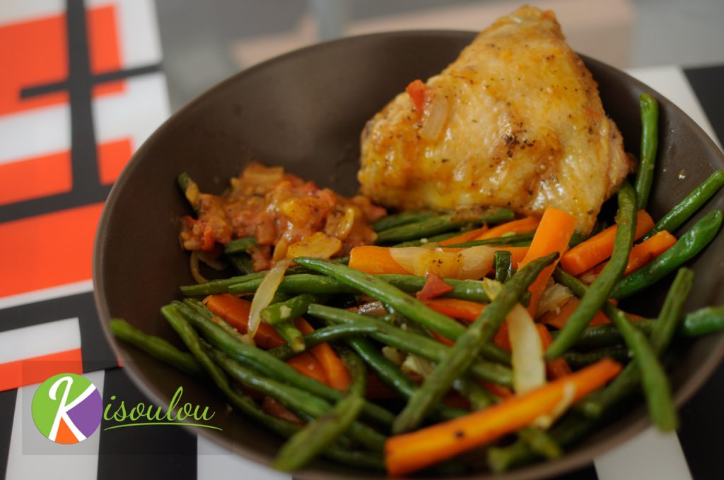 Poêlée de haricots verts aux carottes, à l'ail et à l'oignon