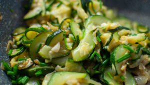 Recette de poêlée de courgettes, une poêlée de légumes sautés by kisoulou