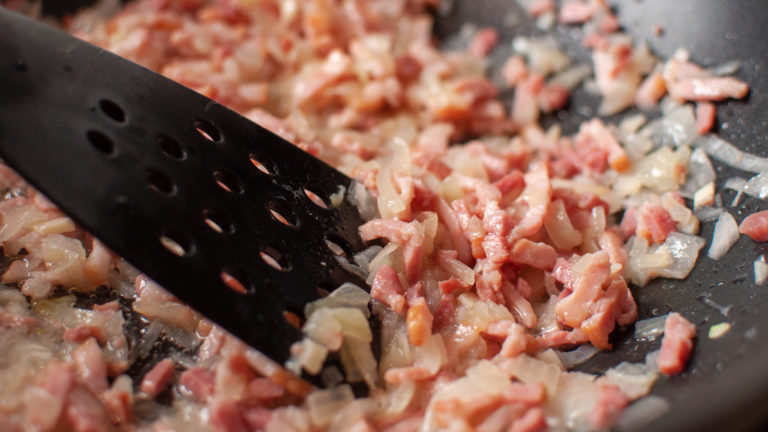 Cuisson des lardons - La recette de Croziflette facile rapide et gourmande by Kisoulou