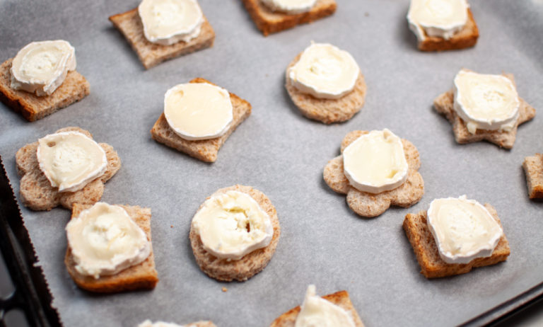 Rondelles de chèvre sur le pain Toast Chèvre Miel by kisoulou